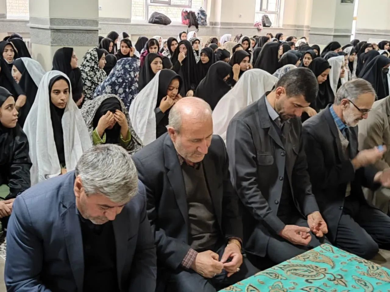 زنگ نماز در مدرسه شهید صابری شهر ایلام نواخته شد