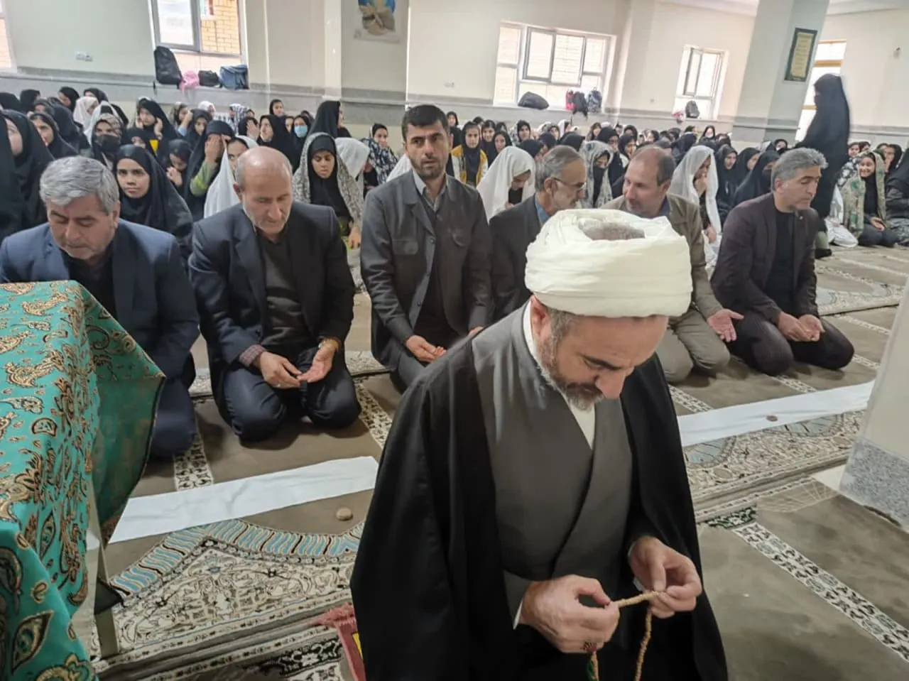 زنگ نماز در مدرسه شهید صابری شهر ایلام نواخته شد