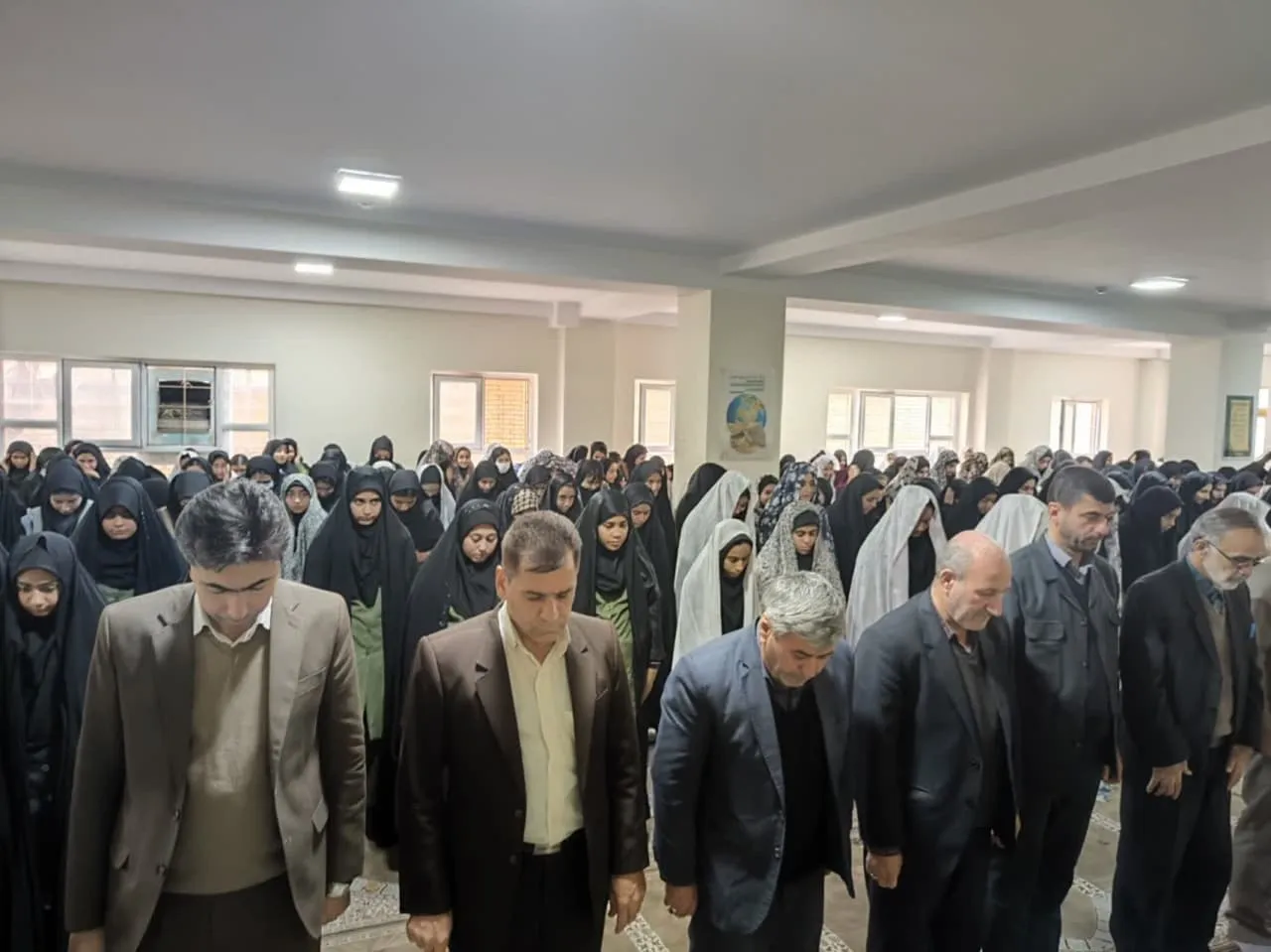 زنگ نماز در مدرسه شهید صابری شهر ایلام نواخته شد
