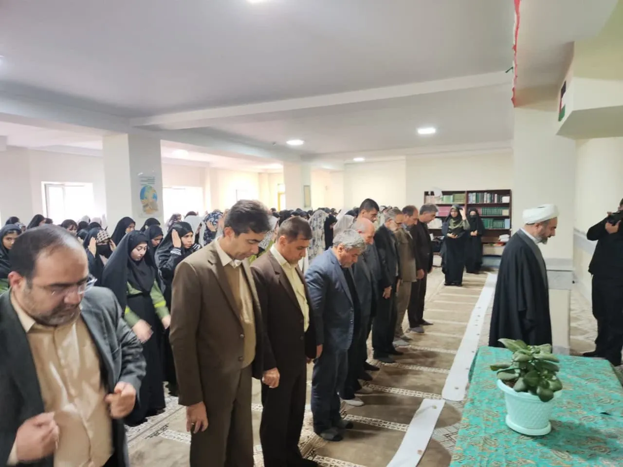 زنگ نماز در مدرسه شهید صابری شهر ایلام نواخته شد