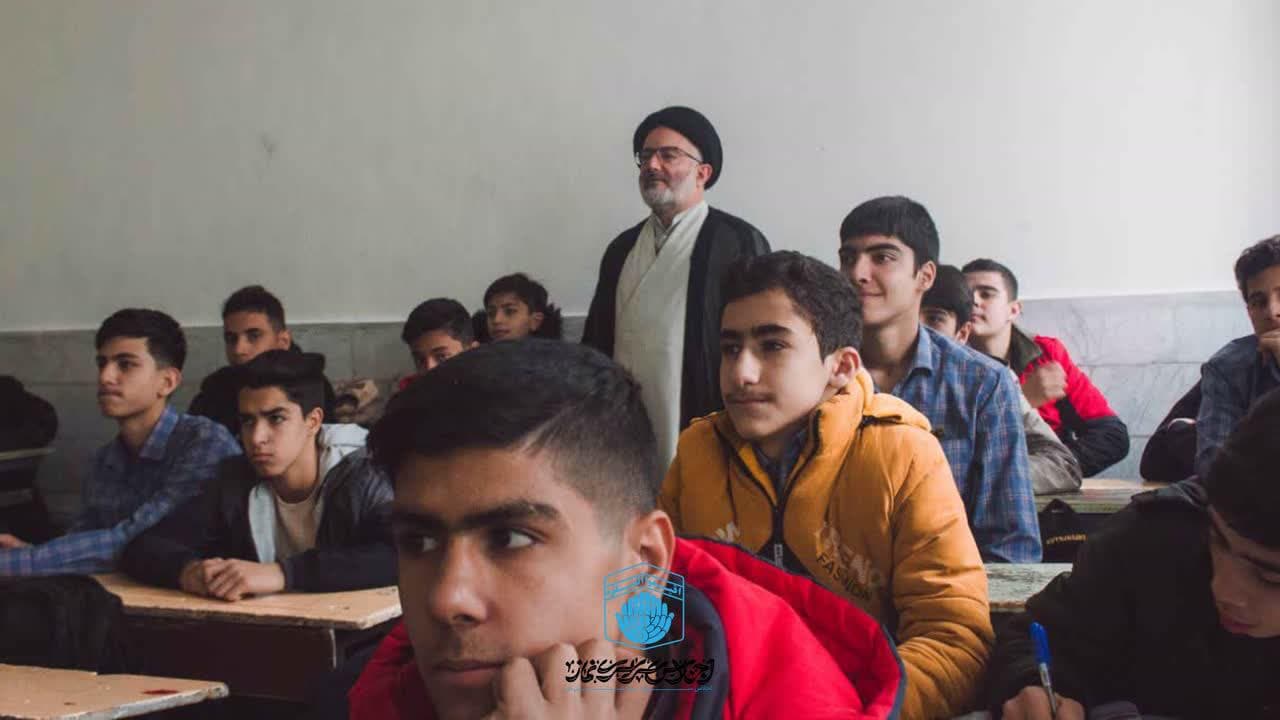 برنامه« عهدواره ای به رنگ قنوت» در 40 دبیرستان متوسطه اول زنجان اجرا شد