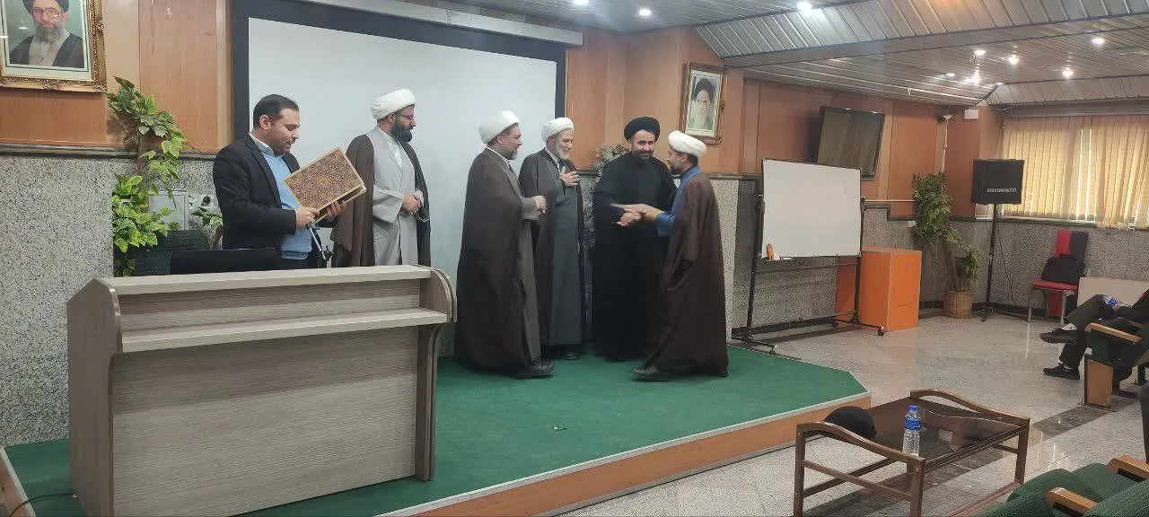 پنجمین نشست فصلی دبیران اقامه نماز دستگاههای اجرایی استان همدان برگزار شد