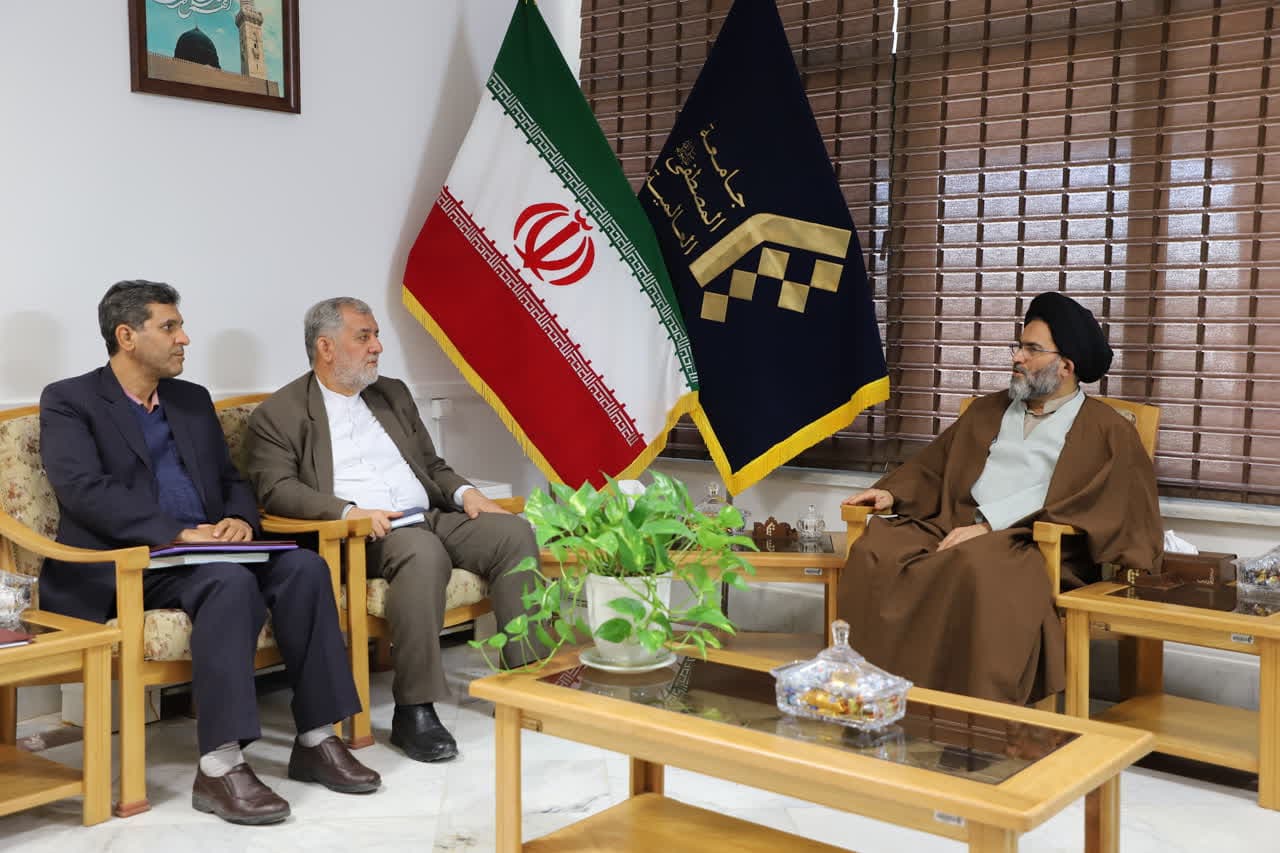 دیدار مدیر ستاد اقامه نماز گلستان با رئیس جامعه المصطفی العالمیه
