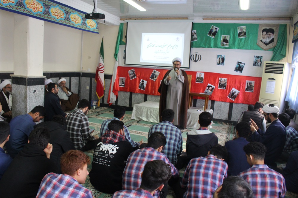 نشست دانش آموزی و اجرای طرح مدرسه نمونه نمازی شهرستان بابل برگزار شد