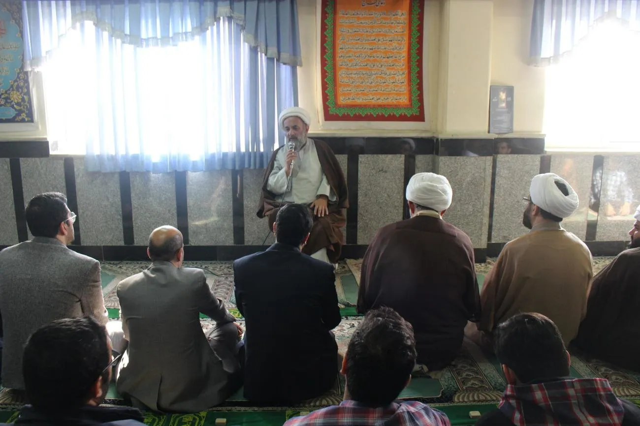 نشست دانش آموزی و اجرای طرح مدرسه نمونه نمازی شهرستان بابل برگزار شد