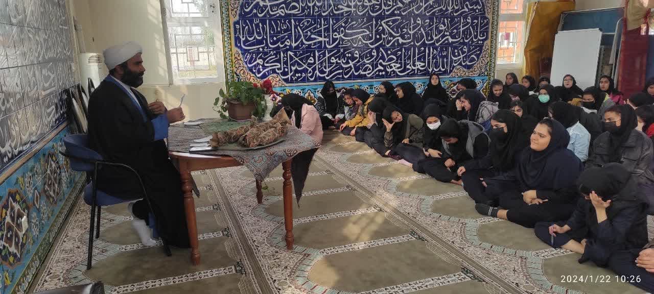 نشست پرسش و پاسخ دینی ویژه دانش آموزان در بندرگز