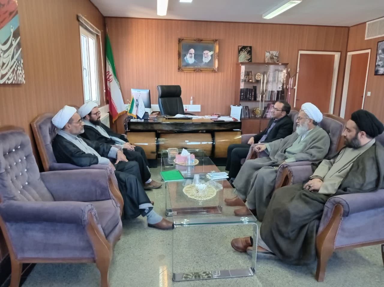 مدیر ستاد اقامه نماز استان با فرماندار و امام جمعه شهرستان تفرش دیدار کرد