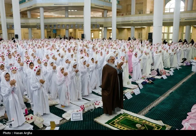 برای یک هزار و ۵۰۰ دانش‌‌آموز دختر در زنجان جشن تکلیف برگزار شد