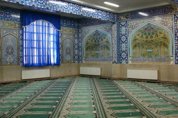 سرپرست معاونت فنی و راه روستایی گفت: همزمان با سومین سفر رئیس جمهور به این استان، شاهد بهره‌برداری همزمان از 40 باب نمازخانه در سطح کشور خواهیم بود که به همت راهداری و حمل و نقل جاده‌ای استان زنجان، یک باب نمازخانه بین راهی نیز در استان افتتاح خواهد شد.