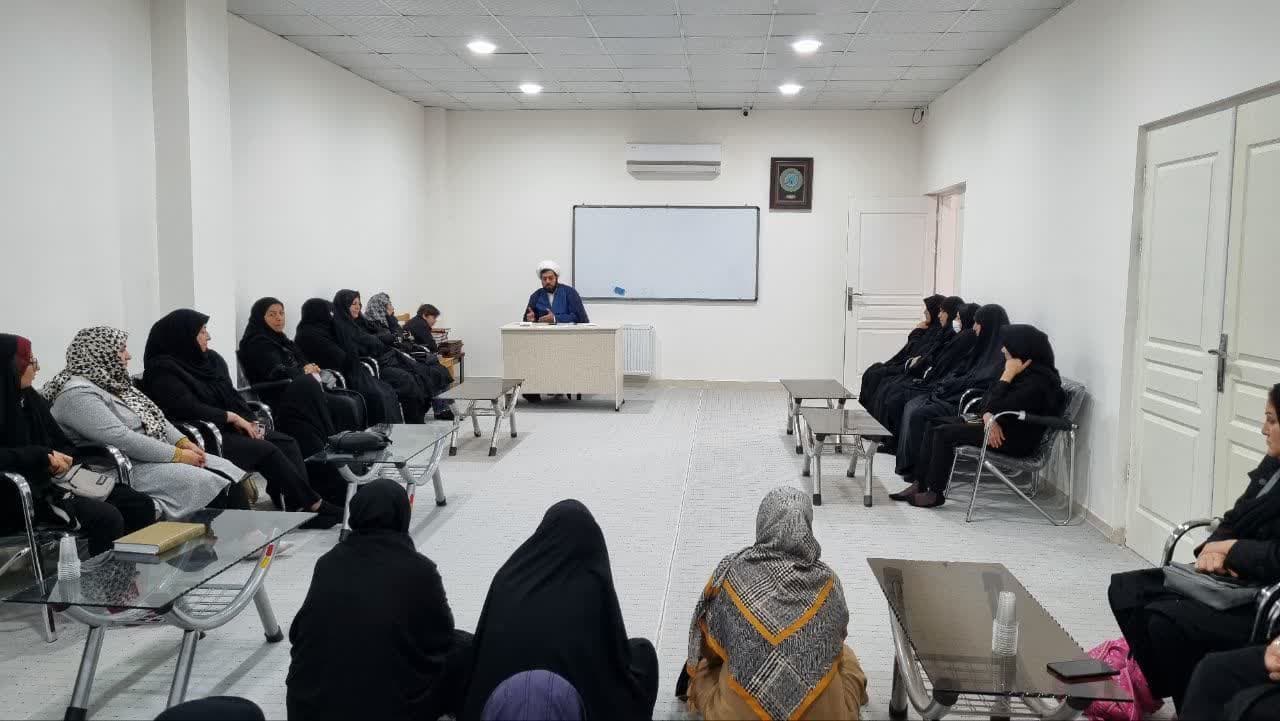 نشست شیوههای دعوت فرزندان به نماز در شهرستان بدره برگزار شد