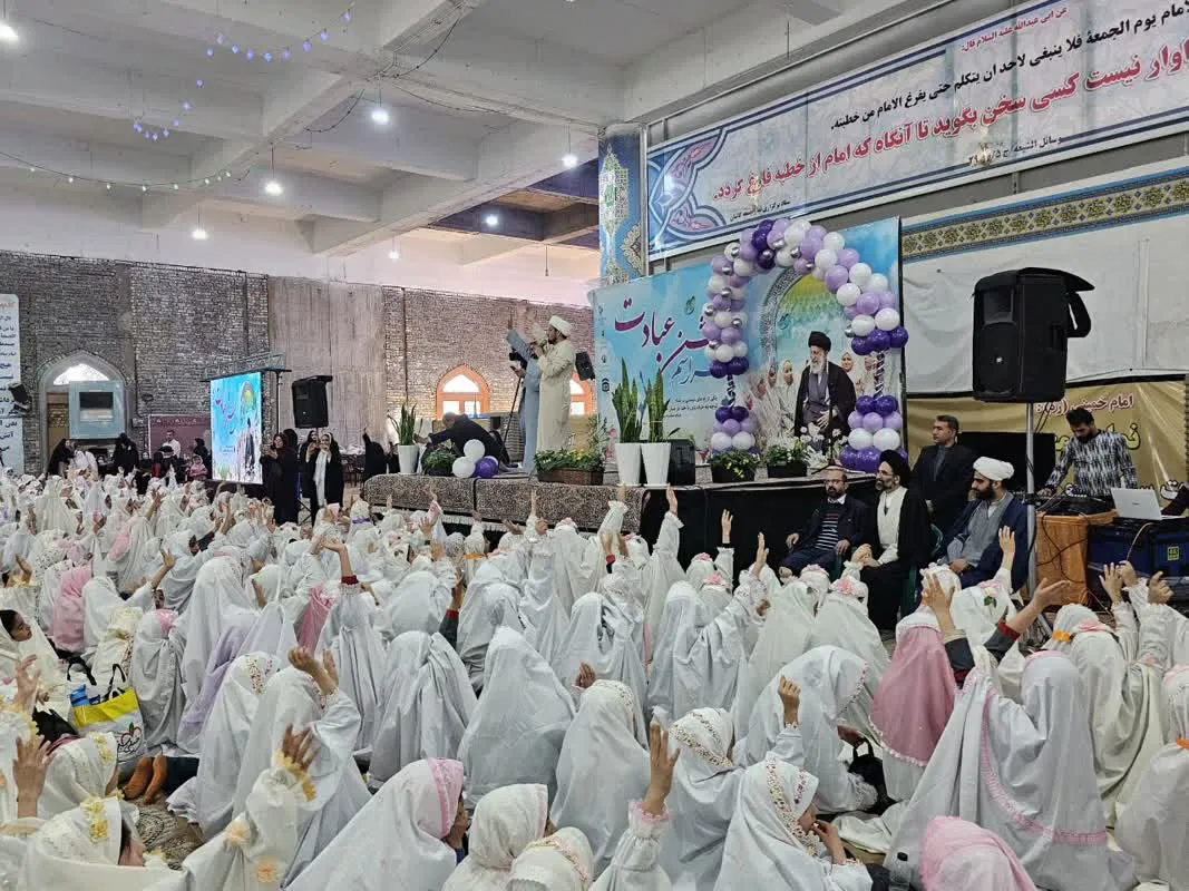 جشن تکلیف ۳ هزار دانش آموز کاشانی برگزار شد