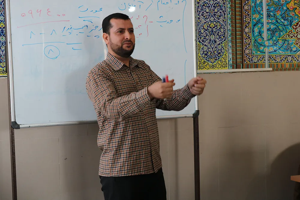 دوره آموزش نماز روحانیون مدارس اصفهان