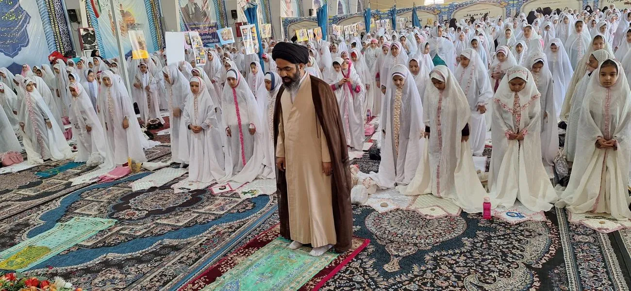 دانش‌آموز دختر کوه چناری فارس