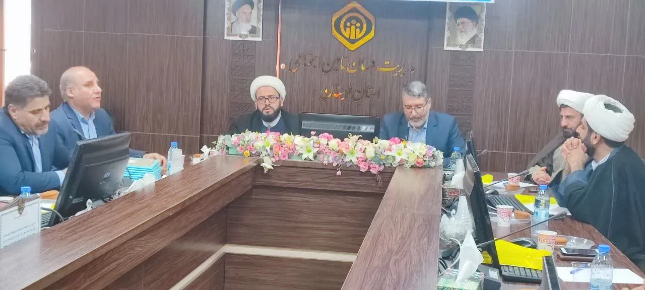 برگزاری اقامه نماز سازمان مدیریت درمان تامین اجتماعی استان لرستان