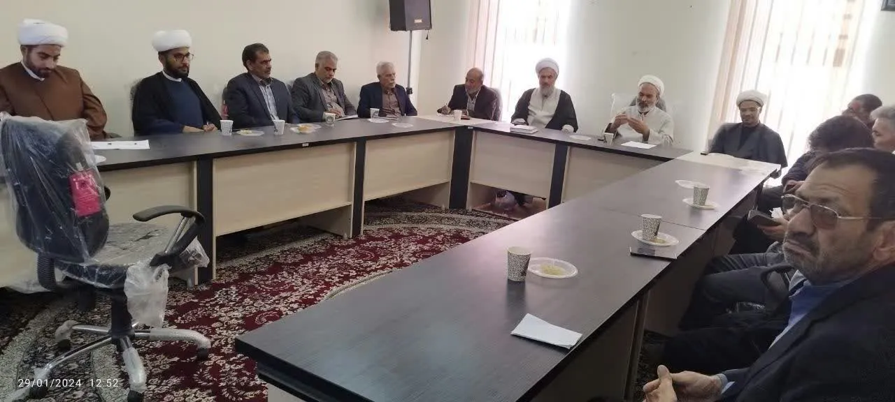 برگزاری جلسه با ائمه جماعت و هیئت امنای مساجد شهرستان بم