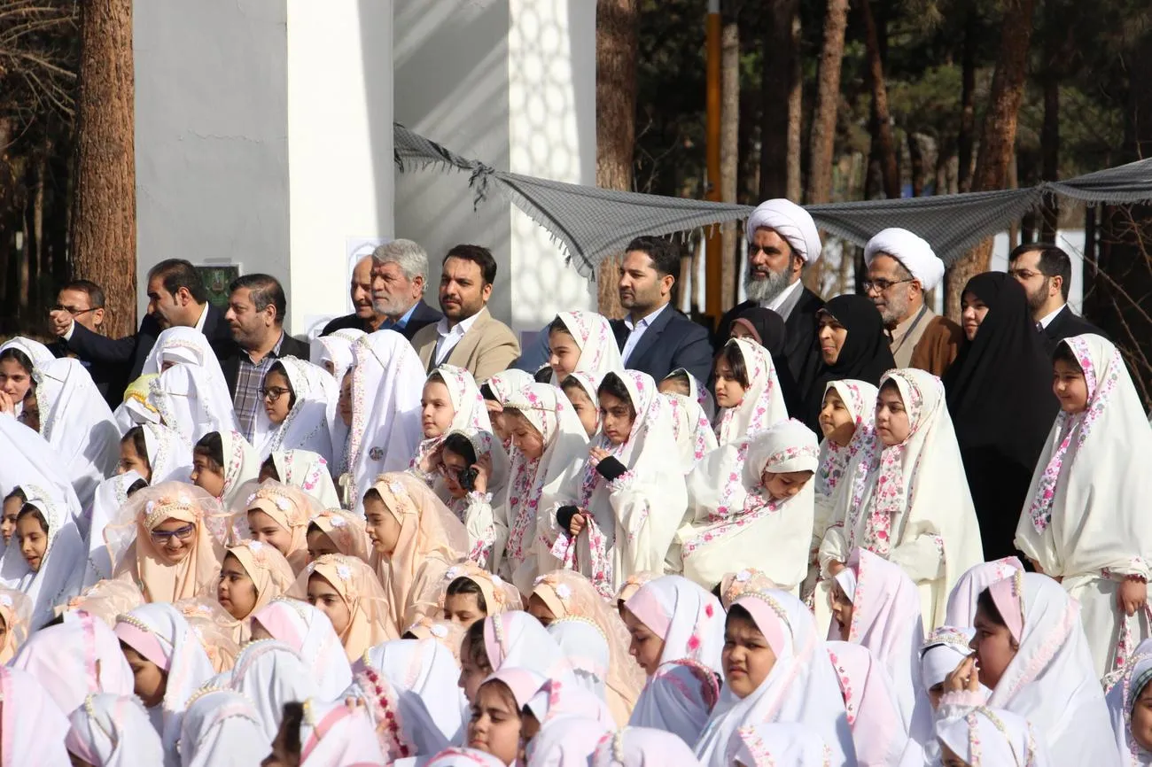 جشن تکلیف دانش آموزان دختر مدارس غیر انتفاعی شهرستان های استان تهران