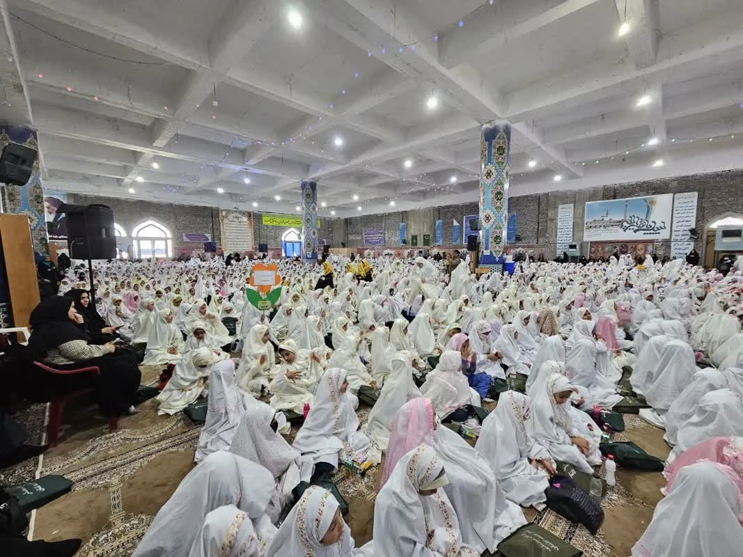 جشن تکلیف ۳ هزار دانش آموز کاشانی برگزار شد