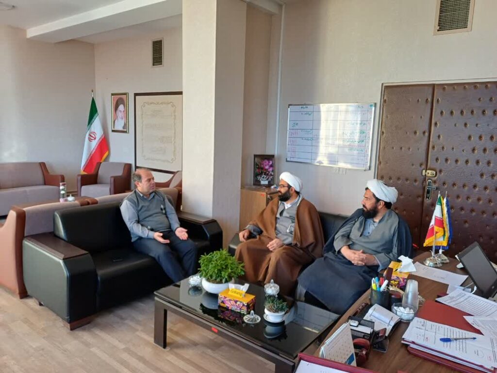 مدیر ستاد اقامه نماز استان با فرماندار شهرستان شهرکرد دیدار کرد