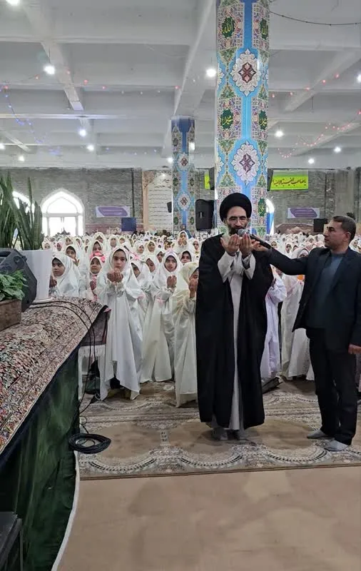 جشن تکلیف ۳ هزار دانش آموز کاشانی برگزار شد