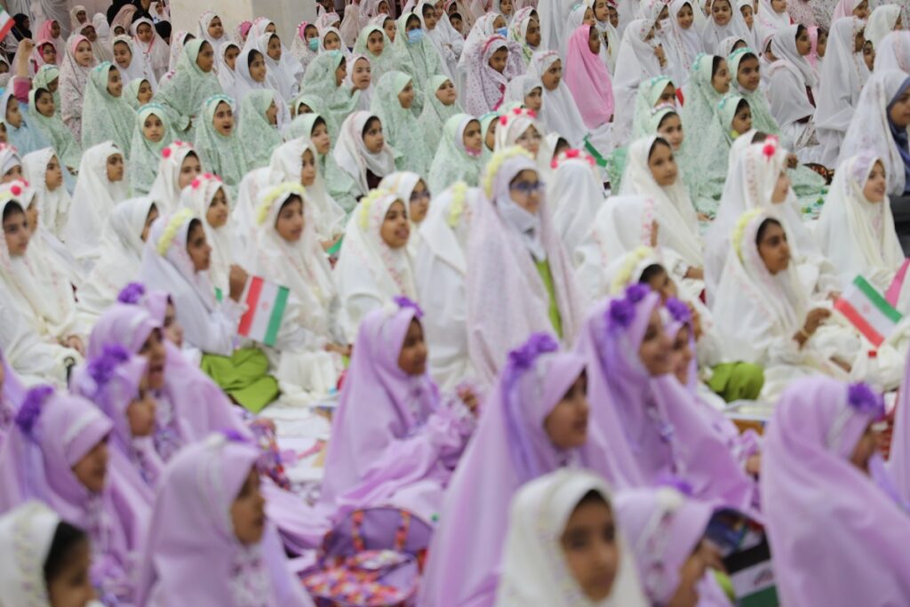 جشن تکلیف 7000 دانش آموز دختر در بندرعباس برگزار شد