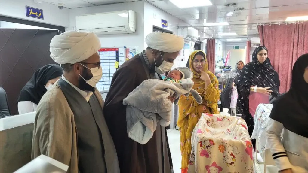 به مناسبت روز مادر از بخش نوزادان بیمارستان خاتم الانبیاء بندرعباس بازدید شد