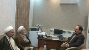 مدیر ستاد اقامه نماز استان در نمازجماعت دبیرستان هاشمی نژاد مشهد شرکت کرد