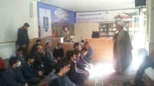 مدیر ستاد اقامه نماز استان در نمازجماعت دبیرستان هاشمی نژاد مشهد شرکت کرد