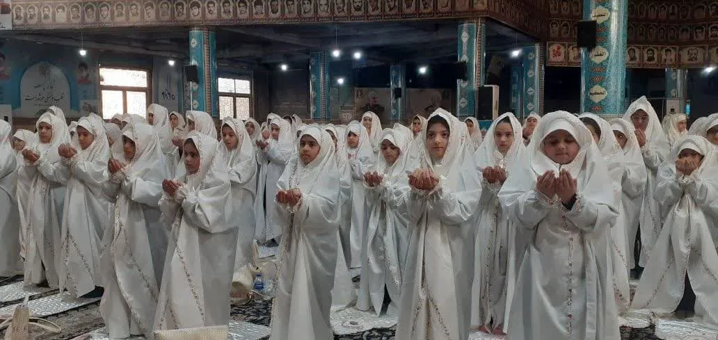 جشن عبادت دانش آموزان آموزشگاه فتح در مصلی نماز جمعه شهر قدس