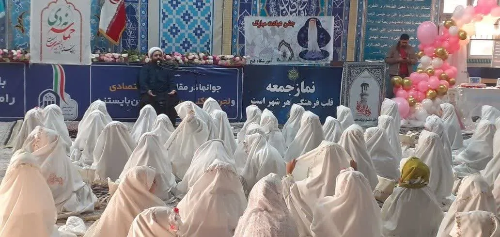 جشن عبادت دانش آموزان آموزشگاه فتح در مصلی نماز جمعه شهر قدس