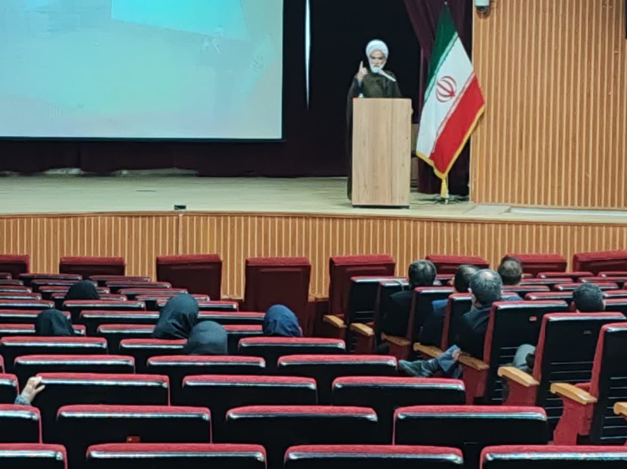 آثار برکات نماز در خانواده فارس