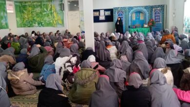 نشست دانش آموزی و شیوه های دعوت به نماز برای والدین دانش آموزان در دبستان دخترانه حقیقت منطقه چهار