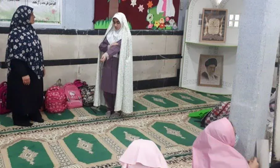 طرح درست خوانی نماز برای دانش آموزان دبستان پیک نور منطقه 16
