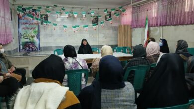 نشست شیوه های دعوت به نماز ویژه مادران دانش آموز مدرسه پانزده خرداد منطقه 15