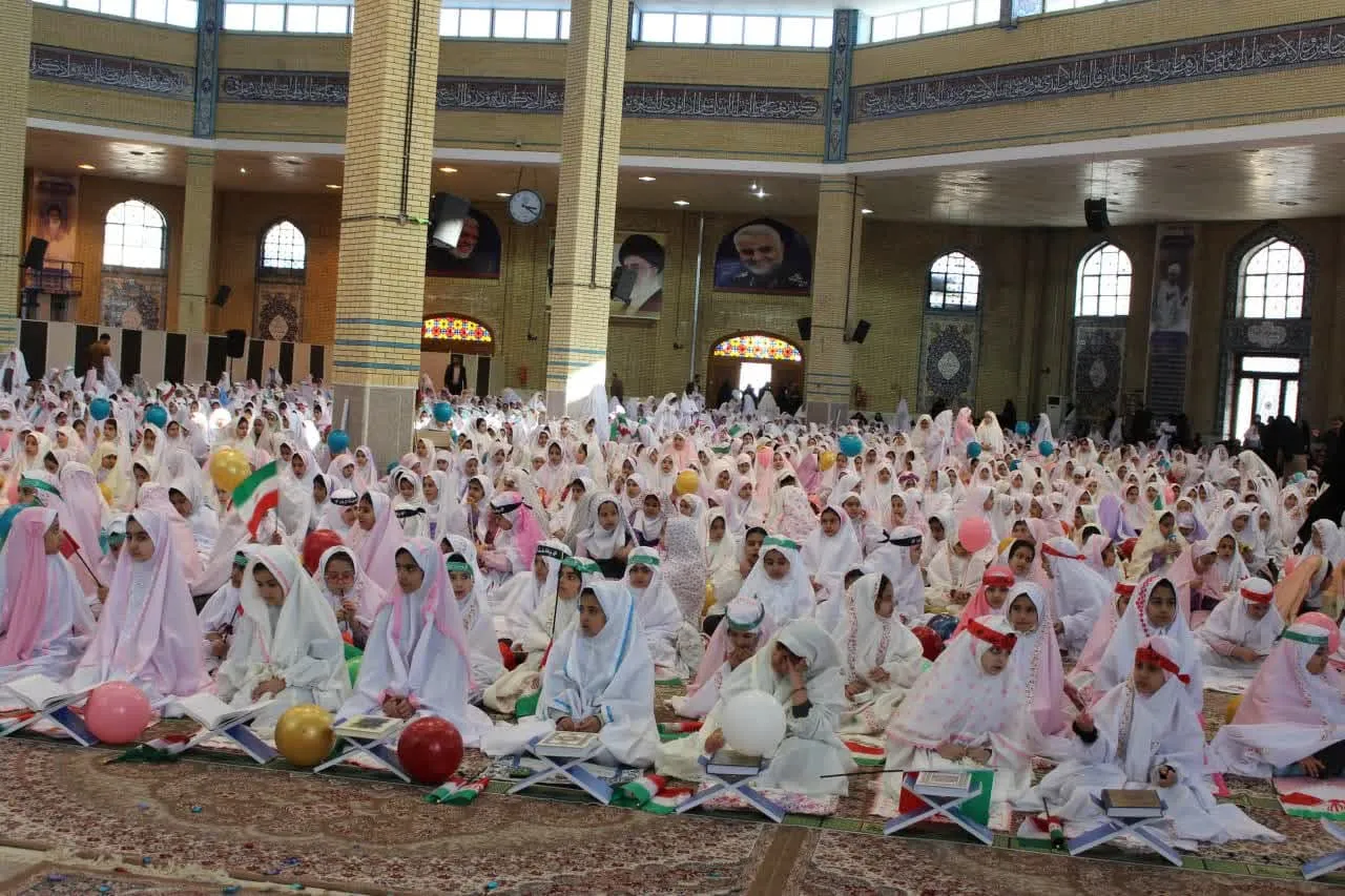 جشن تکلیف 2000 دانشآموز دختر ایلامی برگزار شد