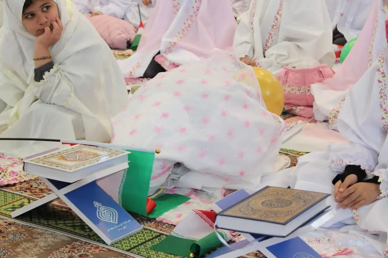 جشن تکلیف 2000 دانشآموز دختر ایلامی برگزار شد