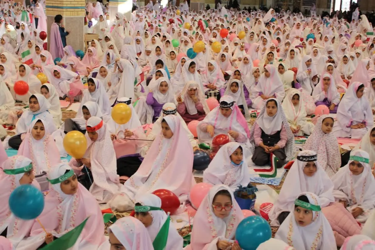 جشن تکلیف 2000 دانشآموز دختر ایلامی برگزار شد