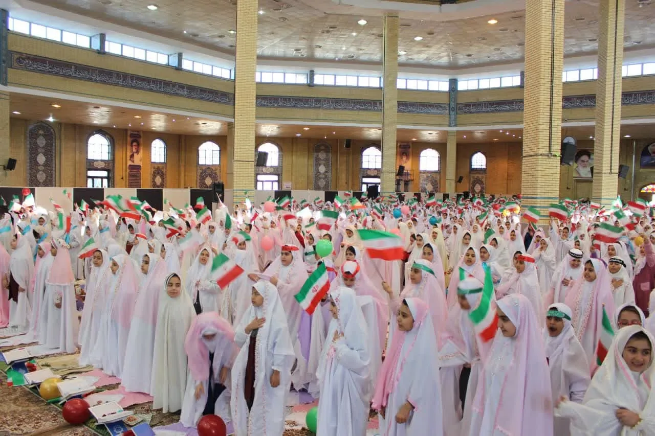 جشن تکلیف 2000 دانشآموز دختر ایلامی برگزار شد