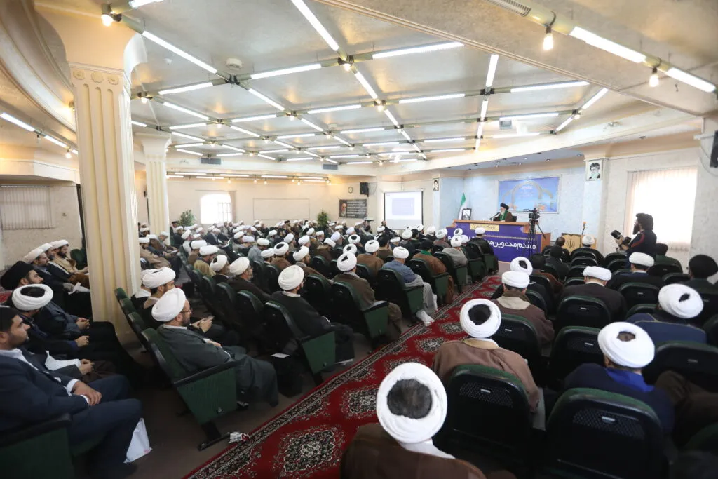 هفدهمین همایش تخصصی ائمه جماعات مدارس قم برگزار شد