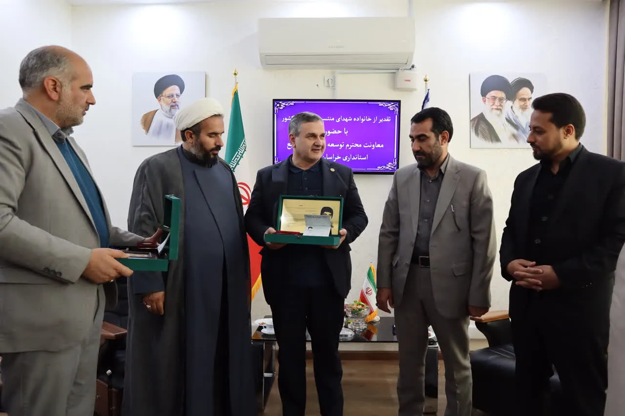 از فعالین نماز سازمان همیاری شهرداری ها خراسان جنوبی تجلیل شد