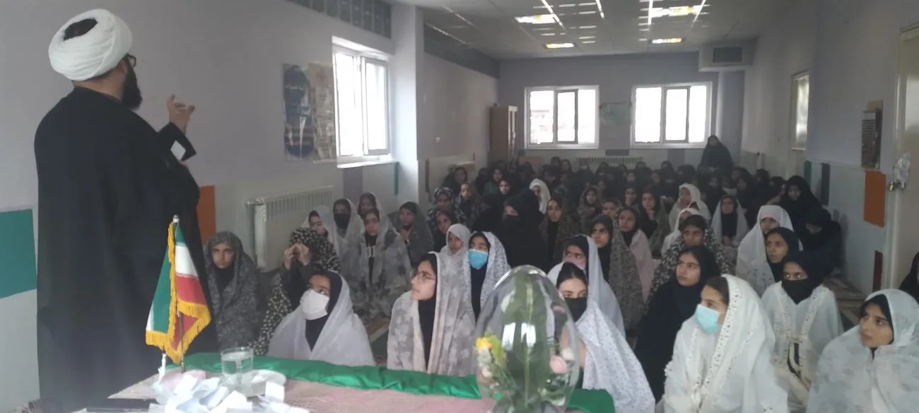 برگزاری نشست دانش آموزی نماز در مدرسه شهدای کوه فلسطین شهرستان خرم آباد