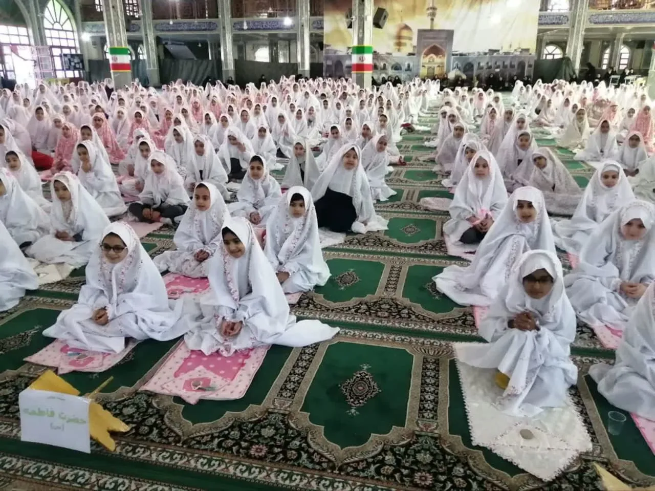 جشن تکلیف فرشته ها با حضور 800 دانش آموز علی آبادی