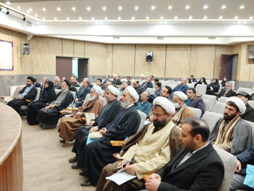 نشست فصلی دبیران اقامه نماز دستگاههای اجرایی استان همدان برگزار شد