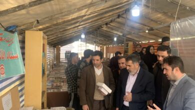 فرماندار سنندج از غرفه محصولات آموزشی ستاد اقامه نماز استان کردستان بازدید کرد