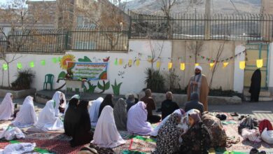 نماز جماعت ظهر و عصر در مدرسه یاس نبی شهرستان اراک برگزار شد