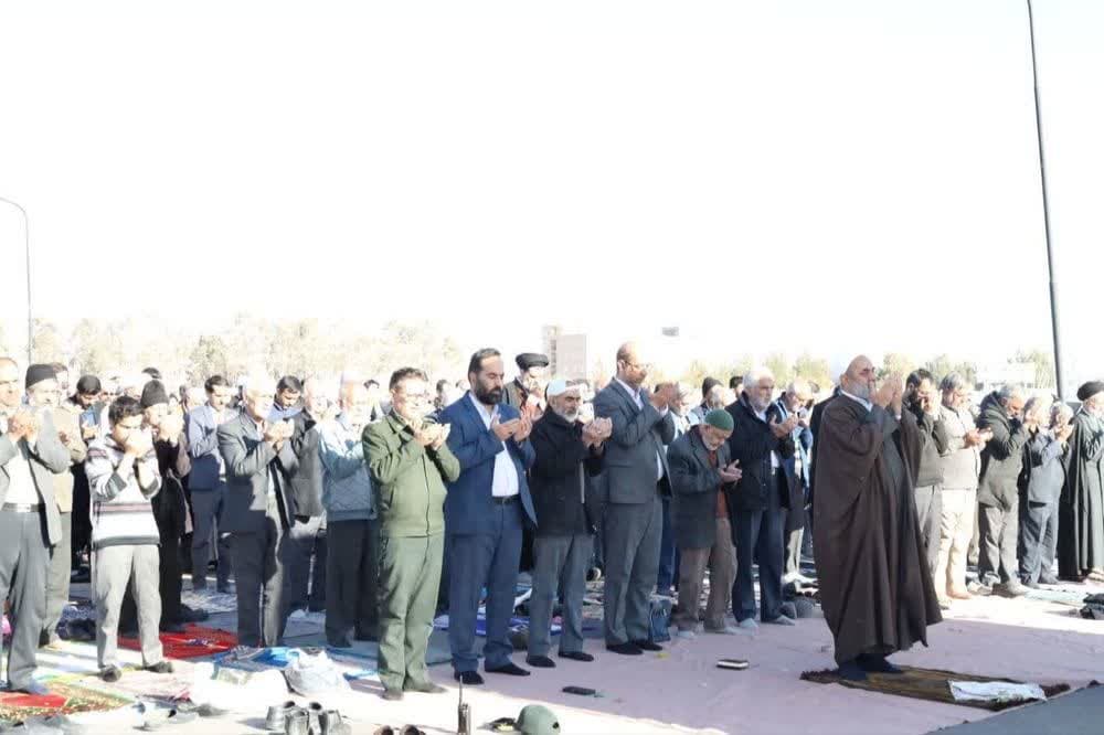 اقامه نماز طلب باران در رفسنجان