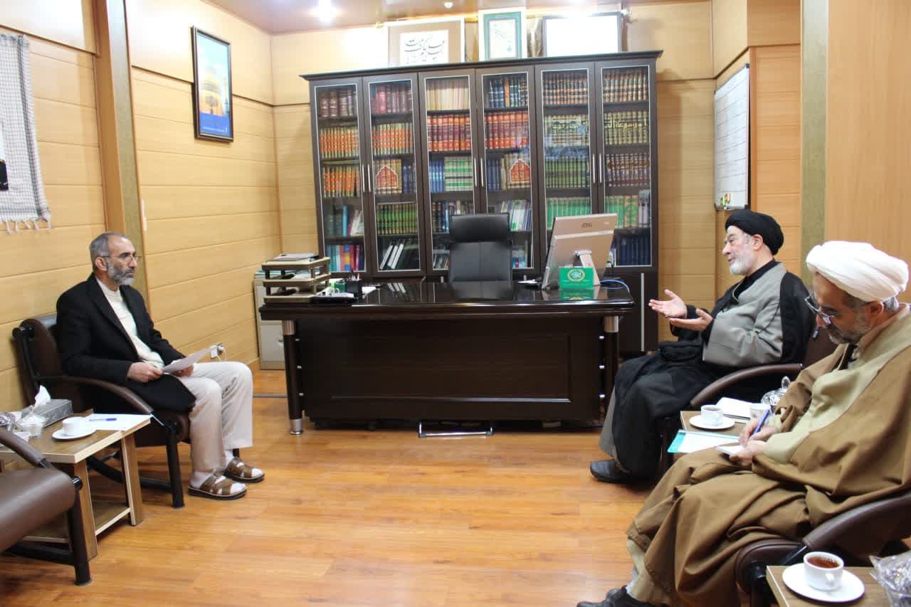 مدیر ستاد اقامه نماز استان قزوین با رئیس دادگستری استان دیدار کرد