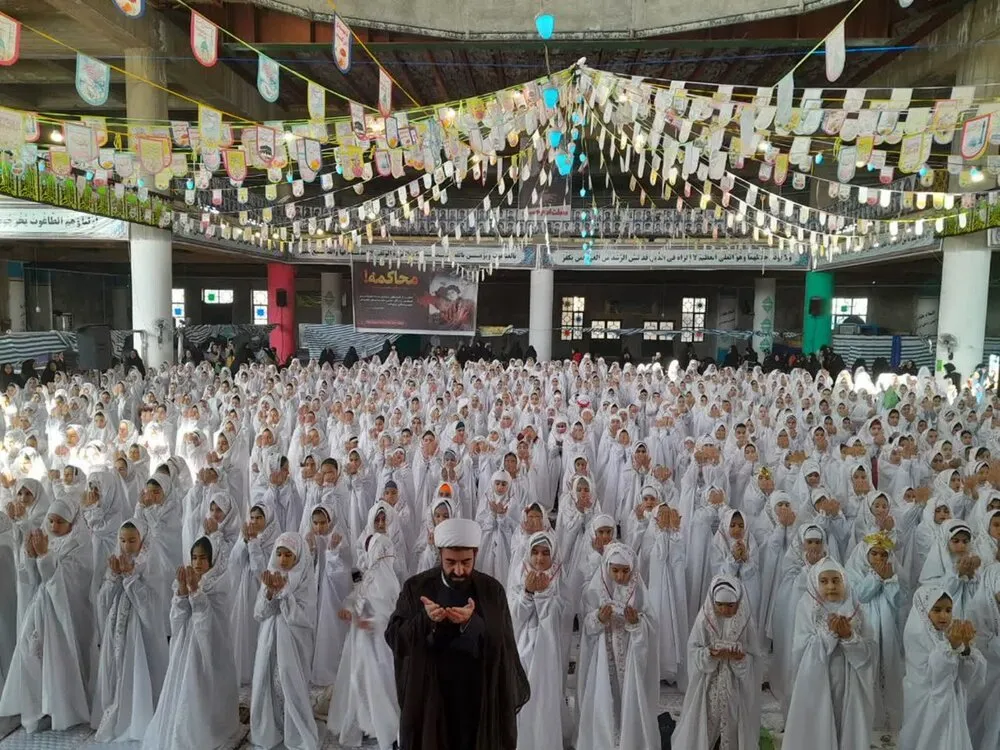 برگزاری جشن تکلیف دانش آموزی هزار نفره در شهرستان نورآباد