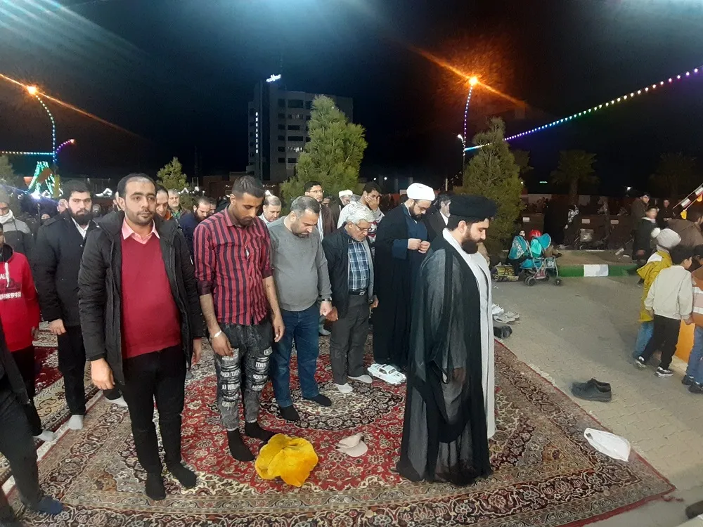 نماز جماعت منتظران در بلوار پیامبر اعظم(ص) قم اقامه شد