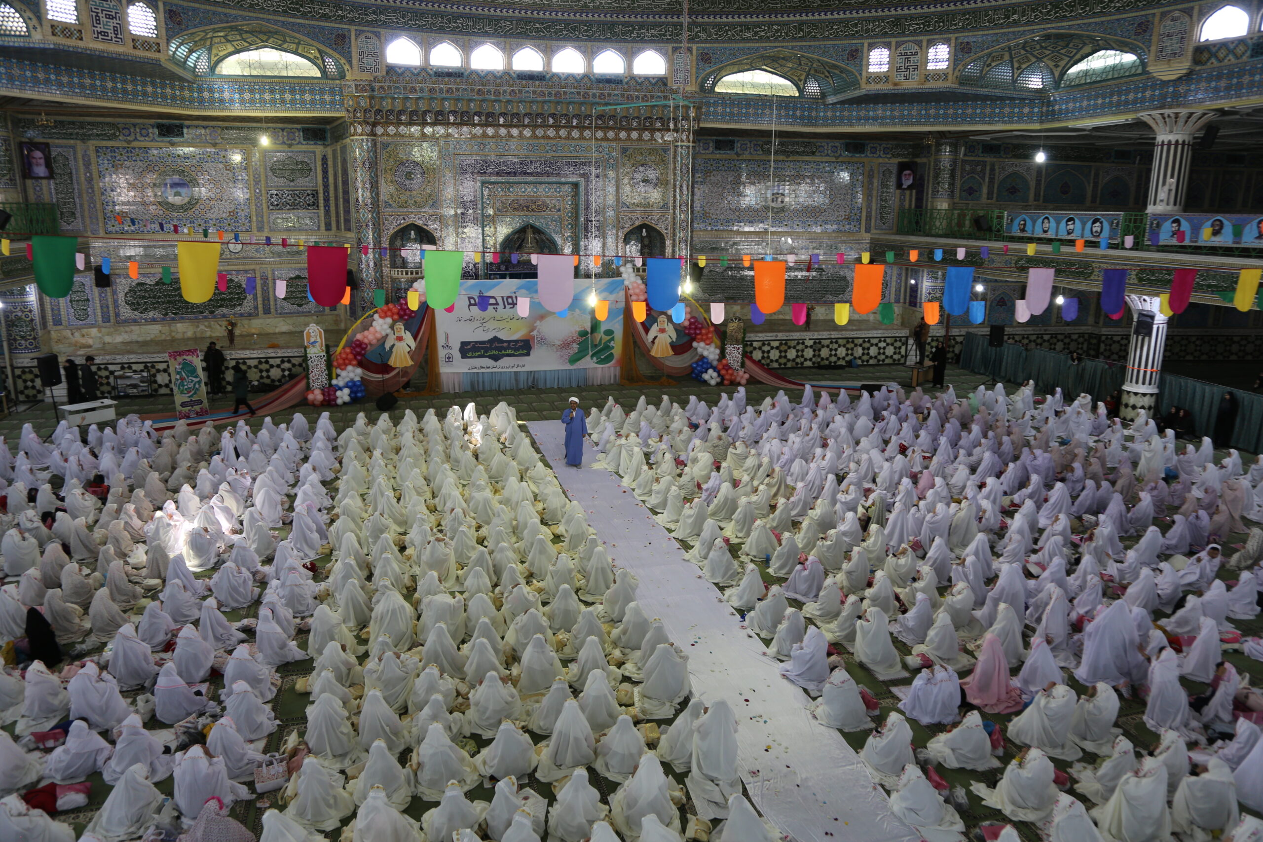 گزارش تصویری از جشن تکلیف هزار دانش آموز دختر در شهرکرد