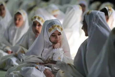 گزارش تصویری از جشن تکلیف هزار دانش آموز دختر در شهرکرد